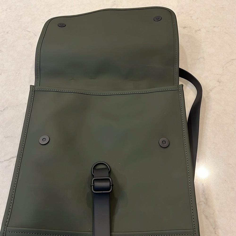RAINS rubber effect backpack - Picture 7 of 11